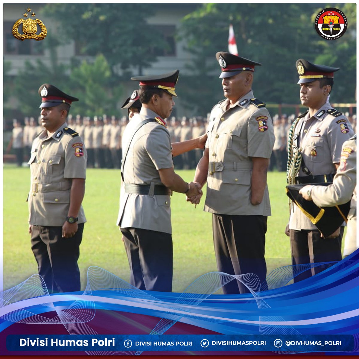 one_n2's tweet photo. “Pelantikan Perwira Polri dan Bintara Polri sebagai Agen Perubahan di seluruh lini Nusantara”

*#PolriAgenPerubahan*
@polrestabandung
@bidhumaspoldajabar
@divisihumaspolri https://t.co/aVoiAVMitb