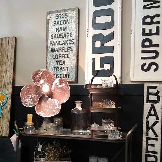 TheFunkySister's tweet photo. Vintage/industrial kitchen. Metal signs. Rusty fan lamps. Baker's carts. Glassware. #thefunkysister #industrial #vintagekitchen #vintage #steampunklamp #rethunk #repurpose #upcycle #lnk via hhttp://www.thefunkysister.com Instagram https://t.co/RpNnZ5TQyd https://t.co/VTMXIYH8BJ