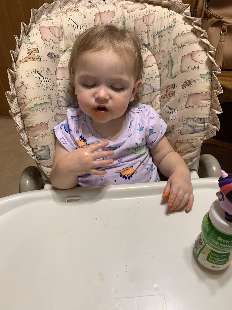 RachCampp's tweet photo. When cheese curls hit you some type of way 😴😴😴 https://t.co/TlhfxAycJT