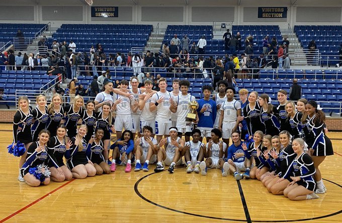 SpartanHoopsMBB's tweet photo. Final Score Reg. Qtr.
🔵 #SpartanHoops 75
🏀 Arl. Seguin 67

⭐️🏆Regional Qtr. Champs🏆⭐️
Thank You #SpartanNation

“West TX Bound!” 

@TheTB5Reports @Tabchoops @hoopinsider @dfwvarsity @CTRsports @CHSSpartans 

#NoAccidents #GoBlue #Cen10 #DB16 #RiverwalkDreams #AlamoDomePlans https://t.co/3xmIEgEbSP