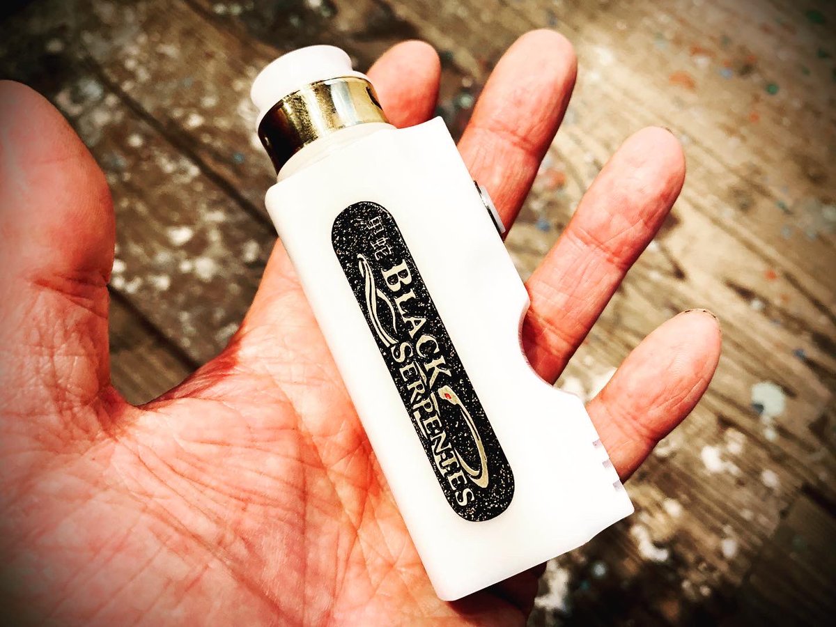 Never_Kazu_Jyun's tweet photo. やす君、有難う御座いました😇
Brass Whiteで白MOD合わせられます👍🏻
#vertexpredator
#thebossmodinternational
#pinoykalbovapor https://t.co/7dQWCF9Fpd