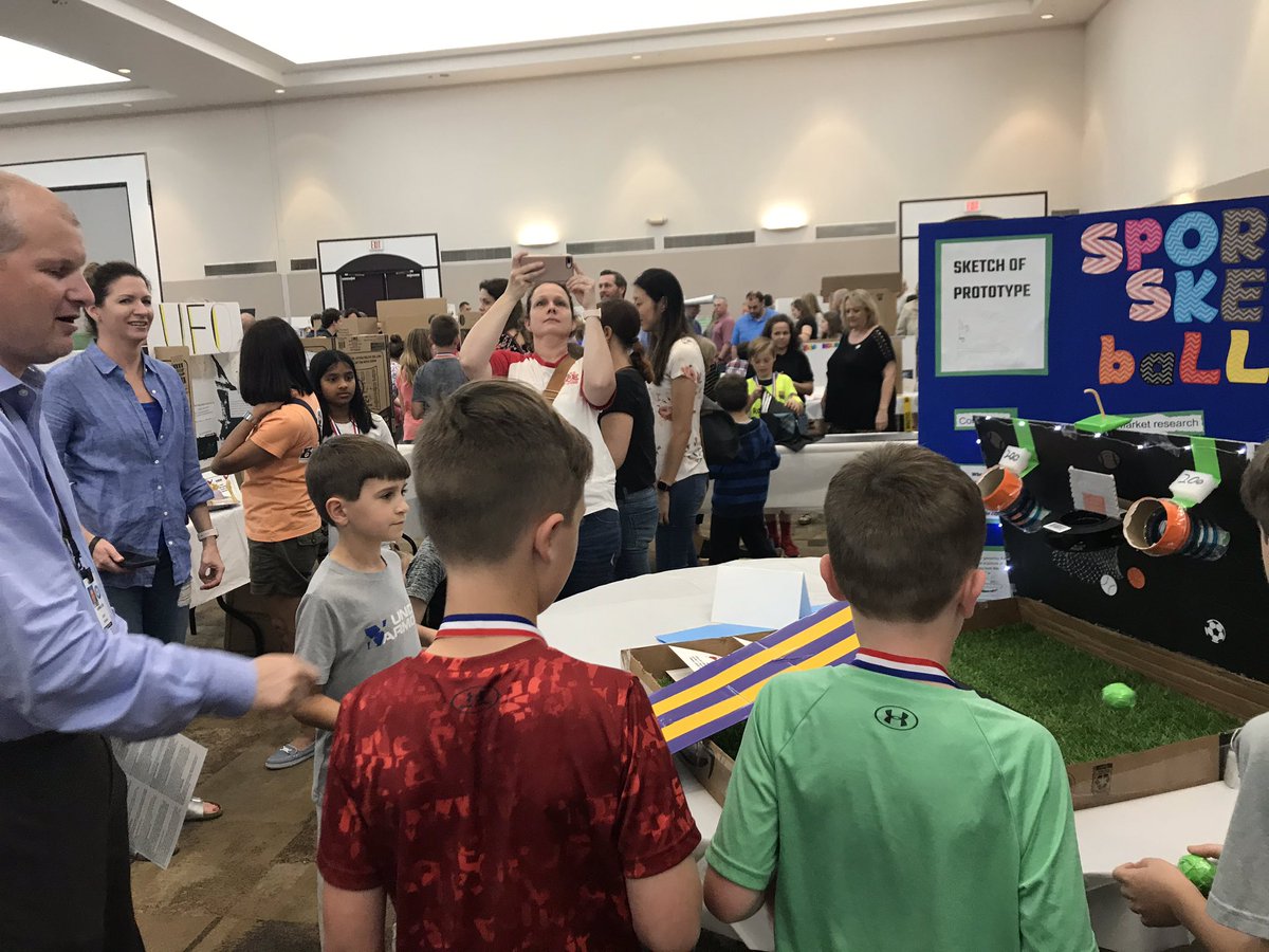 MrsSimsELT's tweet photo. So thankful for a principal that joins in our learning! The students were so proud to share with him tonight at the GT Expo. Thank you for being such an amazing leader for our cardinals, Mr. Duncan !! @HumbleISD_WCE @HumbleISD @HumbleISD_ADV https://t.co/3KZcvKVPjE