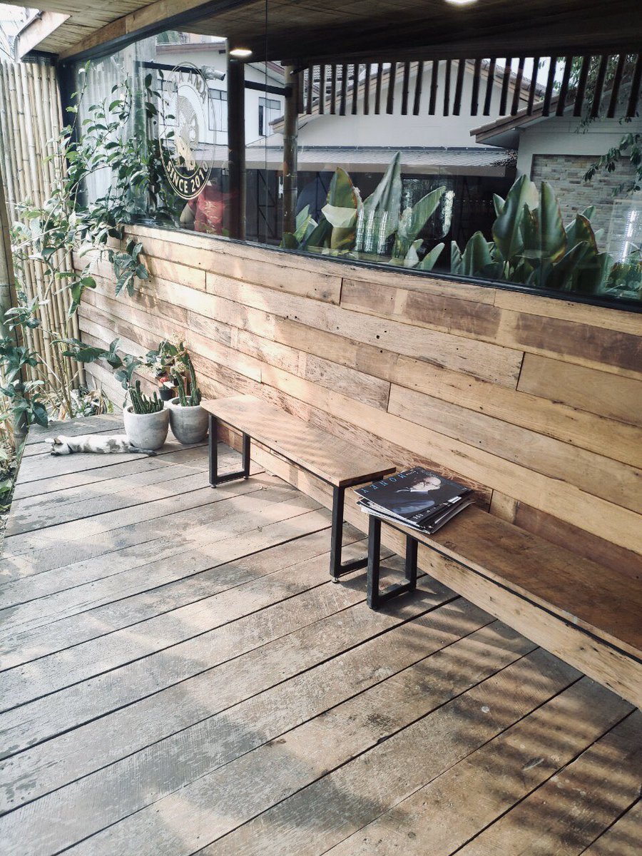 eatingoutmap's tweet photo. #Akhaama สาขาช้างเผือก #โฉมใหม่
แบรนด์กาแฟที่ดังไกลถึงต่างประเทศกับรางวัลมากมาย ปรับแต่งร้านใหม่ด้วยไม้ไผ่ทำให้รู้สึกอบอุ่นเหมือนบ้านเพื่อนใครไม่ได้ไปนานลองกลับไปเยี่ยมชม
#กาแฟ #กาแฟไทย #อาข่าอาม่า #รีวิวคาเฟ่ #คาเฟ่เชียงใหม่ #เที่ยวเชียงใหม่ #eatingoutmap https://t.co/qeNDpQF8EM