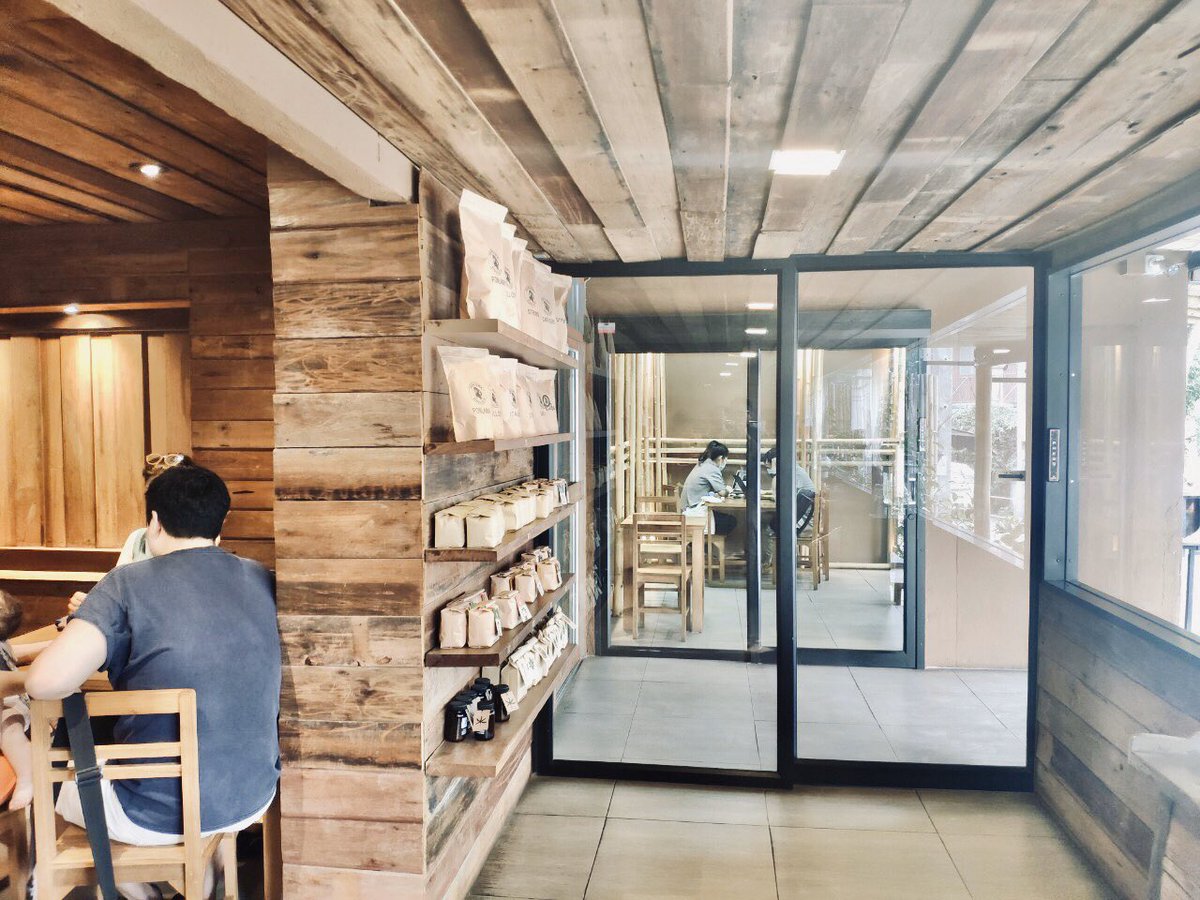eatingoutmap's tweet photo. #Akhaama สาขาช้างเผือก #โฉมใหม่
แบรนด์กาแฟที่ดังไกลถึงต่างประเทศกับรางวัลมากมาย ปรับแต่งร้านใหม่ด้วยไม้ไผ่ทำให้รู้สึกอบอุ่นเหมือนบ้านเพื่อนใครไม่ได้ไปนานลองกลับไปเยี่ยมชม
#กาแฟ #กาแฟไทย #อาข่าอาม่า #รีวิวคาเฟ่ #คาเฟ่เชียงใหม่ #เที่ยวเชียงใหม่ #eatingoutmap https://t.co/qeNDpQF8EM
