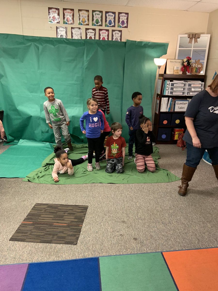ARTwithJessica's tweet photo. Some STEAM-y things happening at Dowell ES! Students were so engaged and eager to share their PBLs. Super work! @dowellesccps @janicebelcher75 @LauraLaQuaglia @STEMsally @STEMTania @alanadavis1233 #cobbsteam #steam https://t.co/CHFqLeA9Az