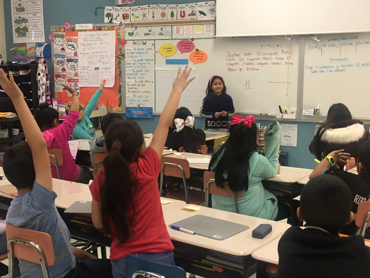 Hoy nos preparábamos para el examen de matemáticas de una manera diferente. Algunos estudiantes experimentaban ser maestros/as enseñándonos como encontraron sus respuestas... #ASD4ALL