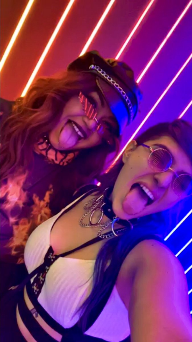 mellysolis13's tweet photo. EDC Mexico was a dream 🇲🇽❤️⛅️ Good Times with Good Company. I love my rave fam @PulsationNation (couldn’t get a damn group photo with everyone like always smh lol )
#edcmx2020 #edcmx #edc https://t.co/J9HO75TFi3