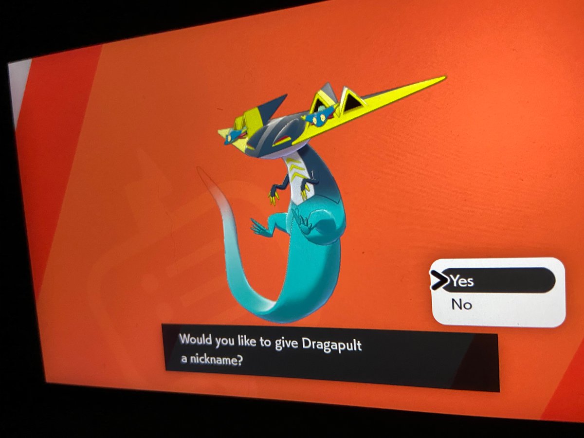WorldSelectGame's tweet photo. One try. Shiny #Dragapult from a raid. Guess I don’t need to farm Dreepys now. #PokemonSwordShield https://t.co/GwwJ0m2wDw