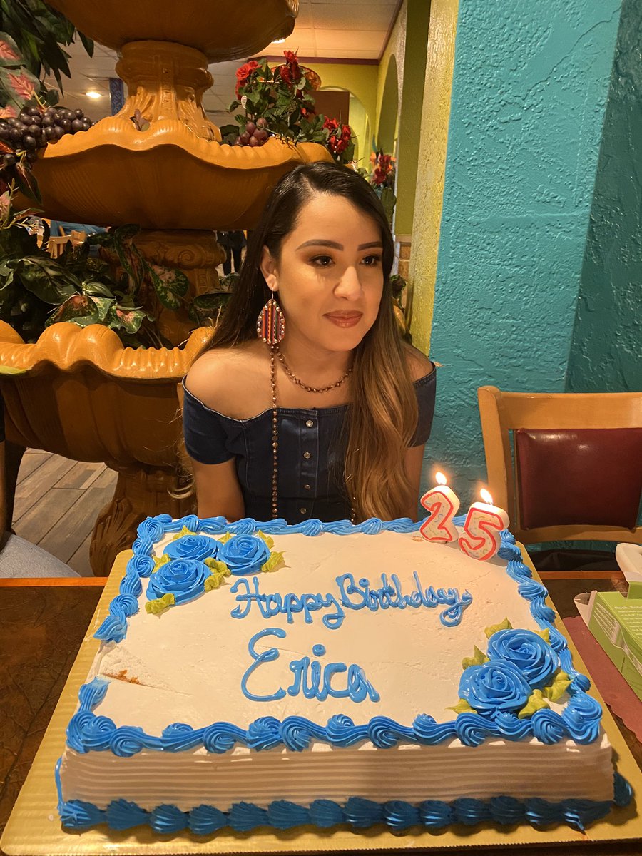 _eriportales's tweet photo. When they sing happy birthday to you.. AGAIN. https://t.co/allO807hnK