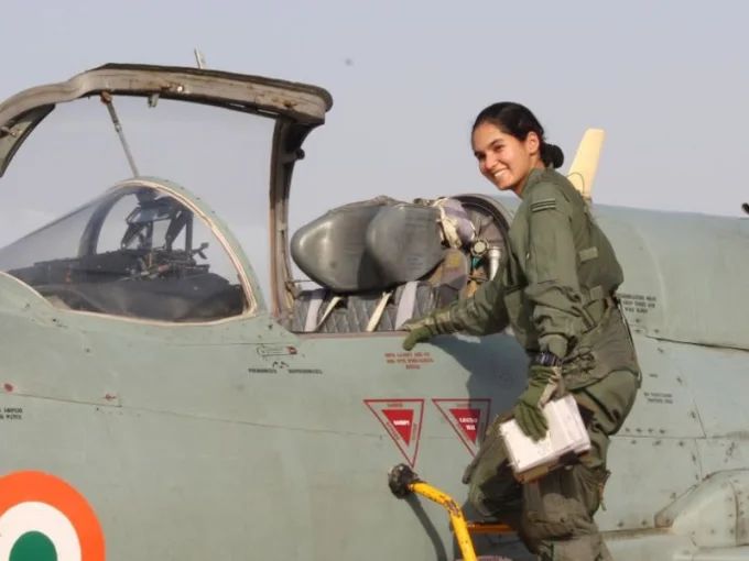#MadhyaPradesh 's daughter #AvaniChaturvedi becomes first-ever Indian woman to fly a fighter aircraft solo, that too a MiG-21. We are really proud of you.
#sheinspiresus