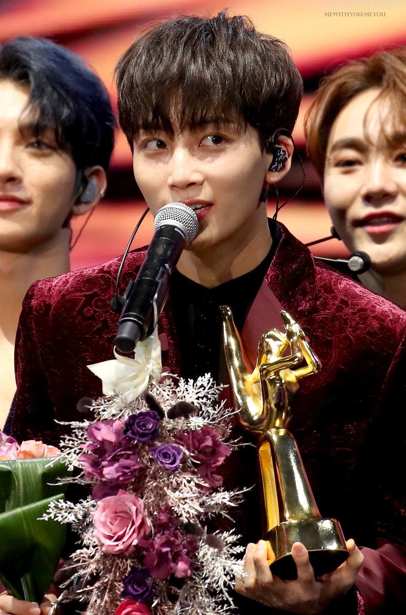 mewithyoumeyou's tweet photo. 보고싶습니다 나의 가수♡
ㅡ
200105 GDA #세븐틴⁠ ⁠⁠⁠⁠⁠⁠⁠⁠#SEVENTEEN⁠ ⁠⁠ ⁠⁠#정한 #윤정한 #JEONGHAN #ジョンハン #セブチ #하니뭐하니 
@pledis_17 https://t.co/FjlYHR84YY