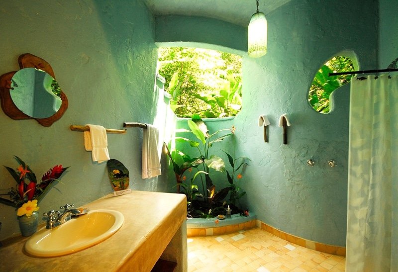 Enjoy the comforts that our bedrooms with an architecture adapted to Costa Rica.  Contact us for more information ❤️🌳🤩
.
.
.
#costarica #puravida #wildlife #adventure #awesome #paradise #america #tropical #comfort