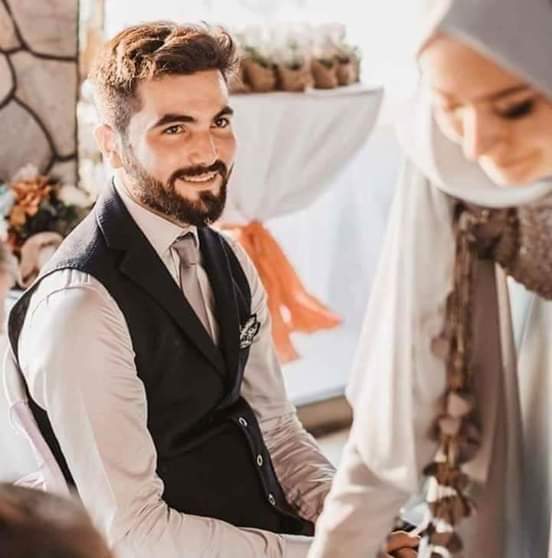 أحيانا بنلاقي نفسنا اتعلقنا بناس ظهروا فجأه فى حياتنا ؛ بس حبناهم كأنهم عشره اقسم بالله 💙💛