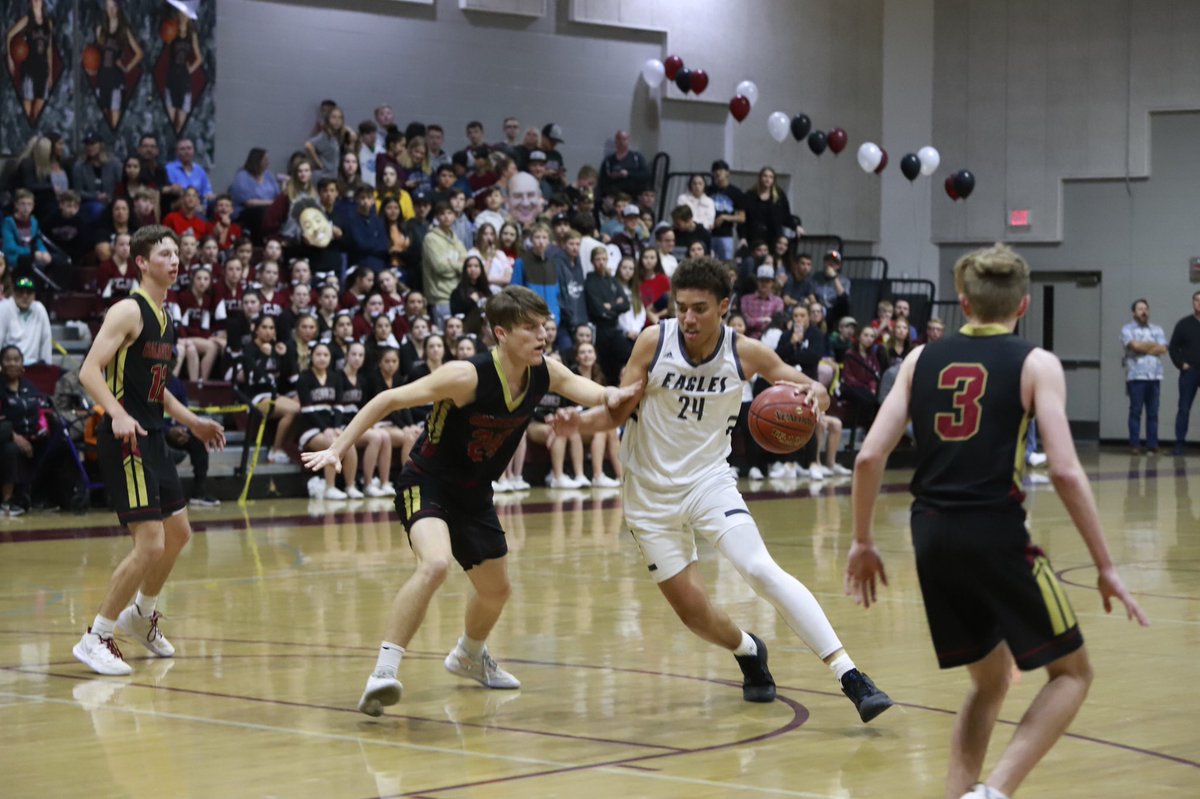 thefeather's tweet photo. Calaveras defeats FC, 64-63, in Round One of the @CIFState basketball playoffs in Fresno. @fresnochristian @P356Loeffler @P356Loeffler @agalaviz_TheBee @LindsayAllStar @SBemisOnline @JuliaLopez3 @BrandonABC30 #thefeather https://t.co/R0EpjaG2bP