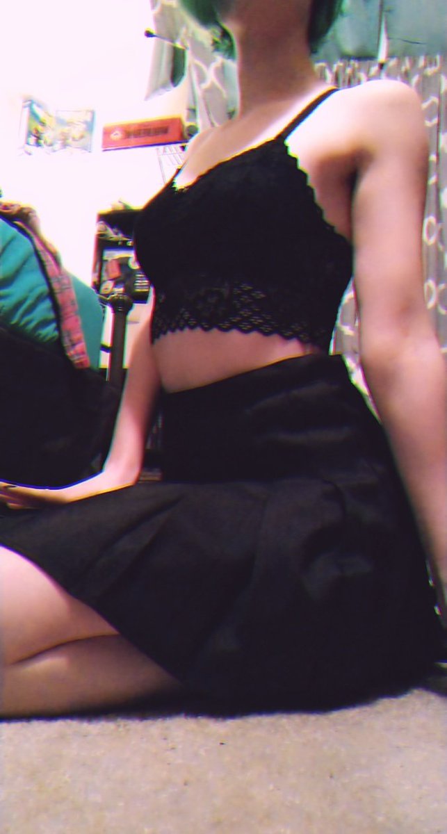 kutiekurokitty's tweet photo. sorta new to nsfw twitter ☆

*.✧ 19 
*.✧ 5'6 
*.✧ sub 
*.✧ straight (sadly)
*.✧ just looking for a lil fun (≧▽≦)

DM me anytime (｡•̀ᴗ-)✧
RT for mutual (≧▽≦) https://t.co/BpKEv6myuW