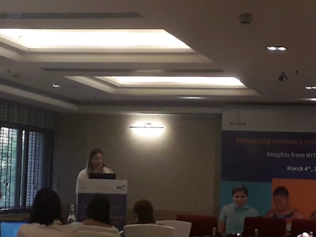 rahul2017_13's tweet photo. #FinancialHealth is a more outcome driven approach.The time is right for #India to transition to #FinancialHealth for #Women with huge number of accounts opened and dierse suit of financial products- Sara Willis of @MetLife. #MSCEvent #Gender @MicroSave https://t.co/DqGBgF9wQd