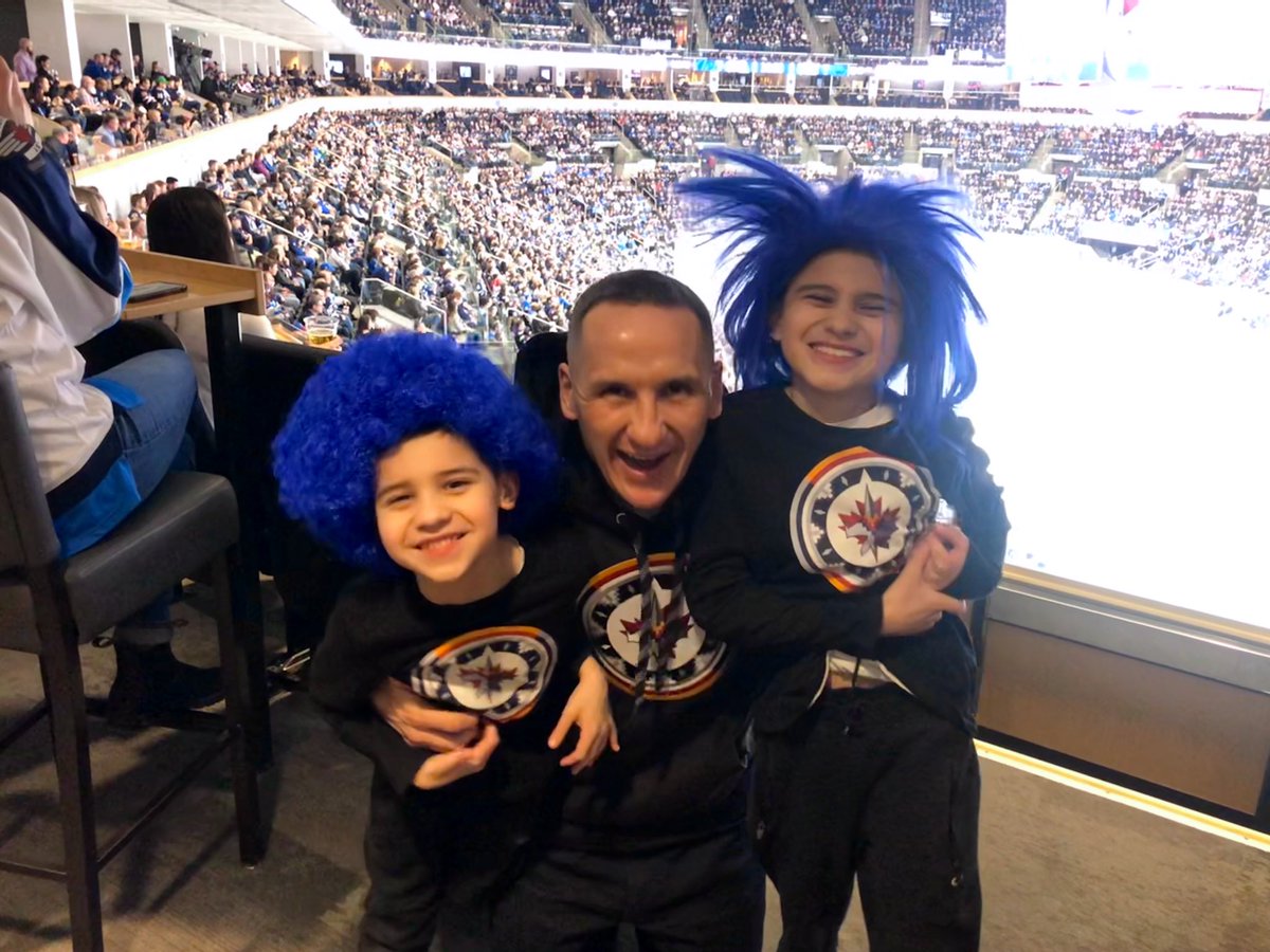 kevin_chief's tweet photo. An amazing night, with amazing family & friends @NHLJets Miigwech Brother @SeanBarnes13 #FansOfTheNight https://t.co/uny3QoD15e