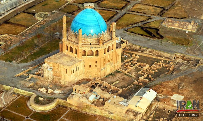 Going to Gonbad-e Soltaniyeh in my Iranian cultural heritage site thread today. Also known as the Mausoleum of Oljaytu it has been called the "Taj Mahal" of Iran. It dates from the 14th century and was part of the city of Soltaniyeh, capital of Persia's Ilkhanid dynasty.