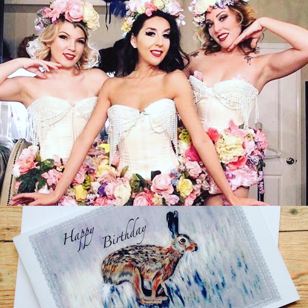 MirrorsDanceUK's tweet photo. I can think of no better way to spend my birthday, than a dance party with lovely people🌷So have decided to discount our Spring Dance to just £10 up to end of March!🌸
If you haven’t bought your tickets yet, they are now Early Bird Prices for 3 more weeks!🌺 https://t.co/EjsucEXN3e