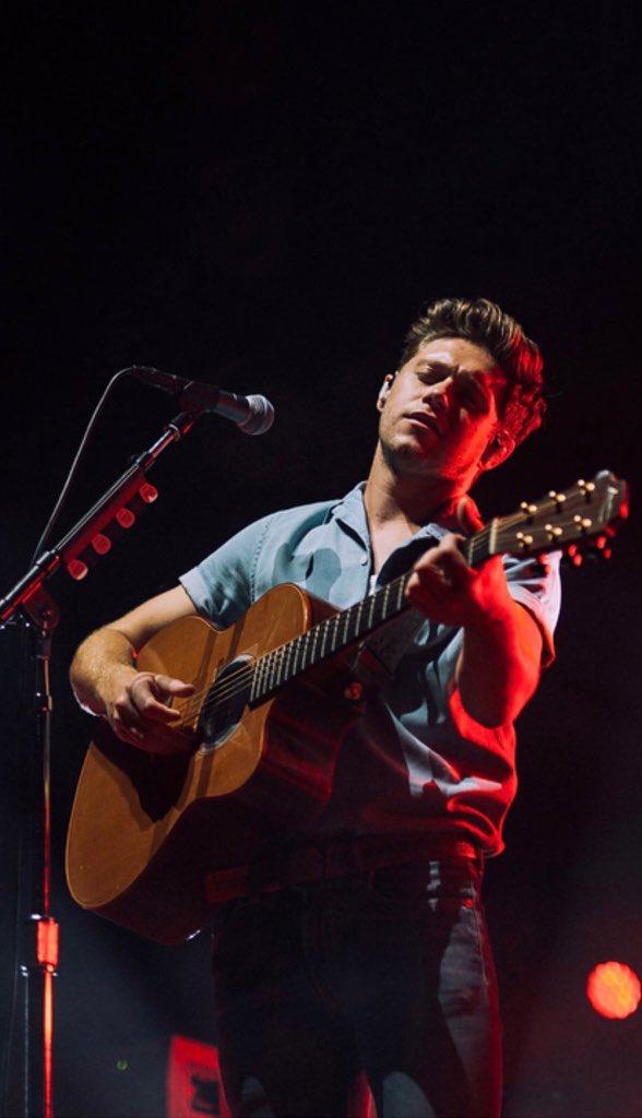 hesbeat's tweet photo. niall what song from the album hits you more emotionally than any other does?? https://t.co/0ghkp4uNn9