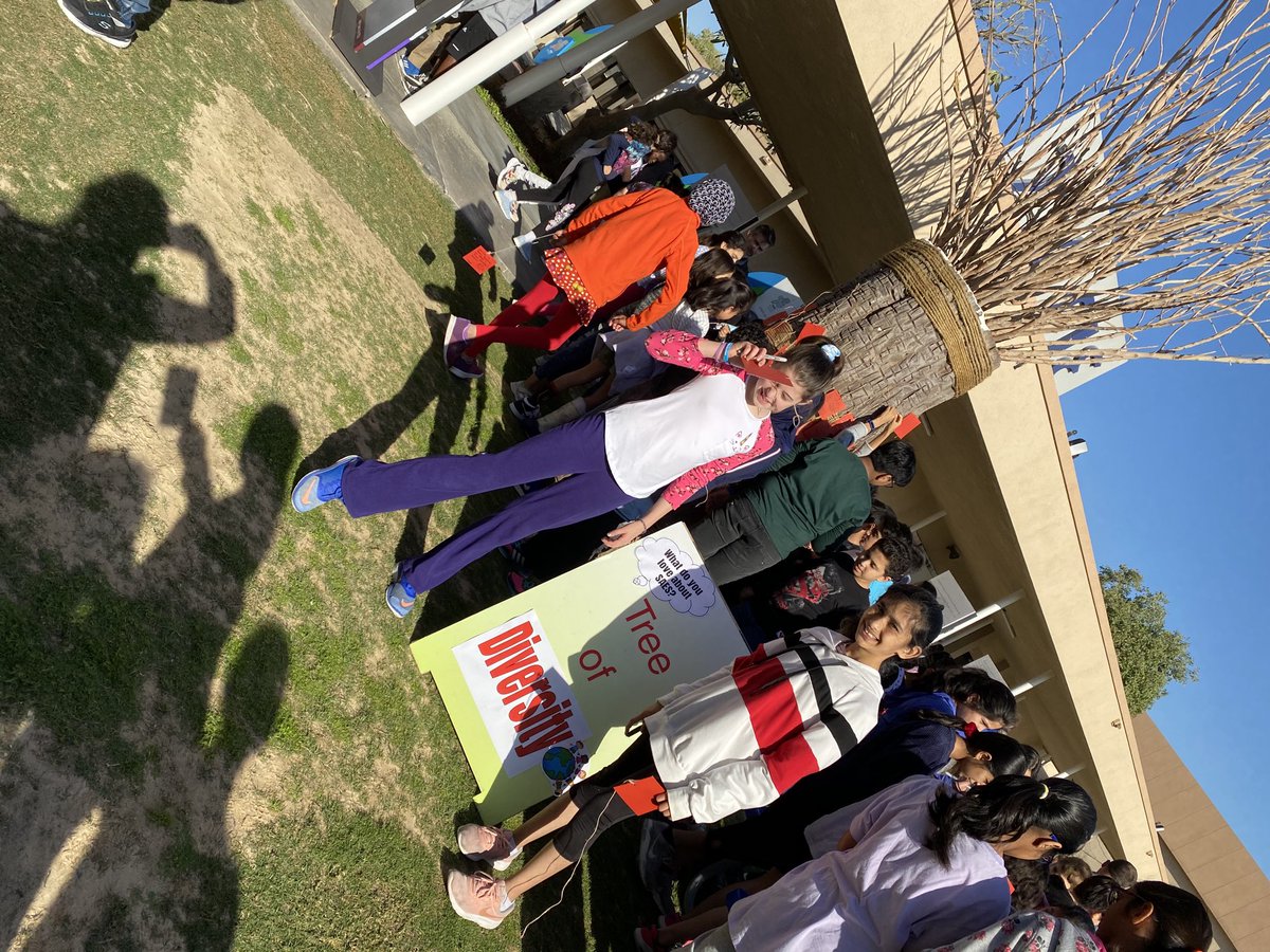 Gonzale1Kelly's tweet photo. Celebrating 75 years of excellence and diversity!  ⁦#DHAPR1DE ⁦@gordon_daniel_p⁩ ⁦@school_dhahran⁩ https://t.co/E1V8rdEGQh