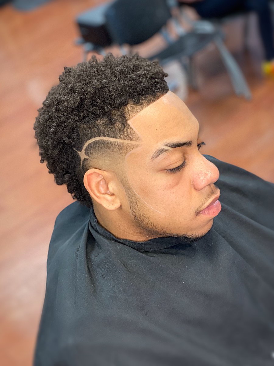 _jreed's tweet photo. What y’all think about this drip? Peep the eyebrow👀🔥 https://t.co/1bKfOEN7Tc
