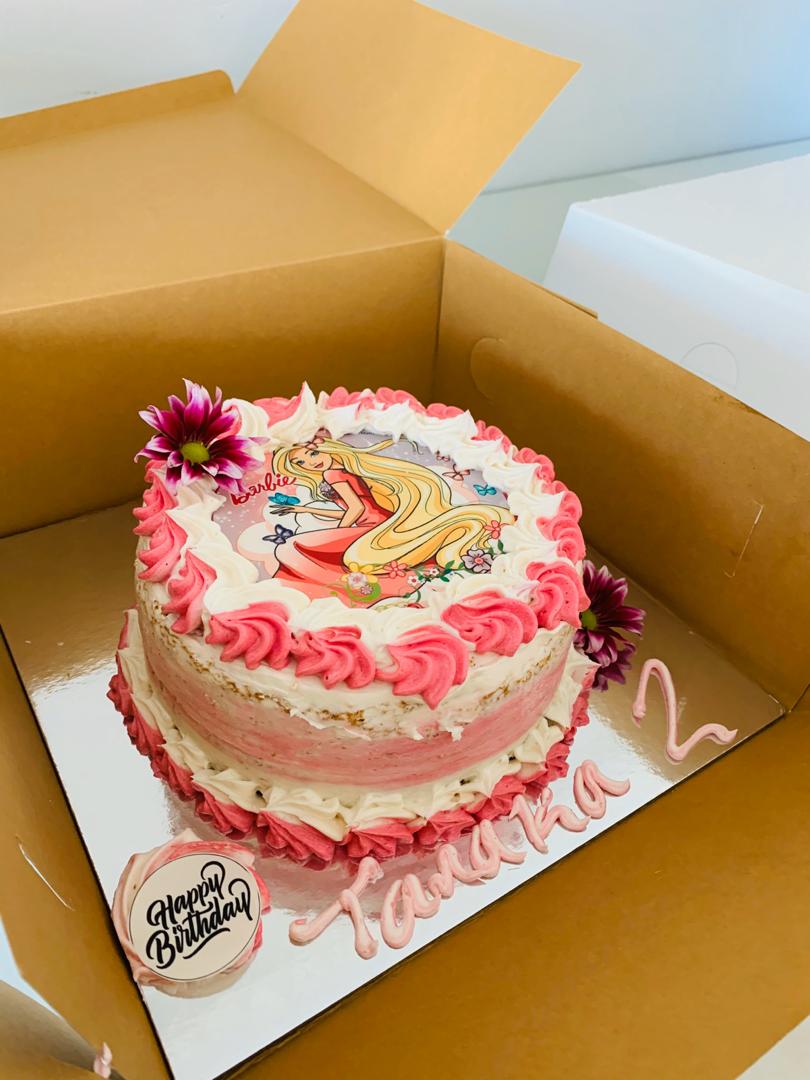cakemanbw's tweet photo. #cakecrushwednesday we crushing😍 and in love💞 with this birthday cake🎂 we made for one of our clients. Order yours today, starting at only P350. #SupportBW🇧🇼Business

Enquire or order via call/whatsApp📱+267 72 11 6385. Instagram @cakemanbw or CakemanBW on Facebook. https://t.co/q9oOlrWmcm