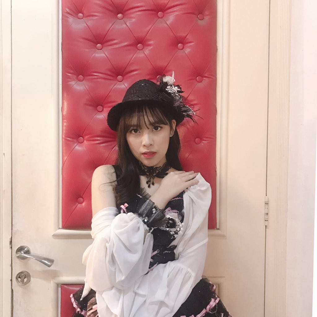 Aninlicious's tweet photo. Selamat dua tahun Saka Agari! 
Terima kasih telah memberikan @R_AninJKT48 kesempatan untuk mencoba 5/5! 😊🙏 

p.s. maaf us ai no iro gak ada fotonya soalnya cuma bisa empat hehe sombong dulu 5/5 😛

Kalian drop foto jg boleh!! 

@_JKT48TeamKIII #K3SakaAga2i https://t.co/yTHjJdYce8