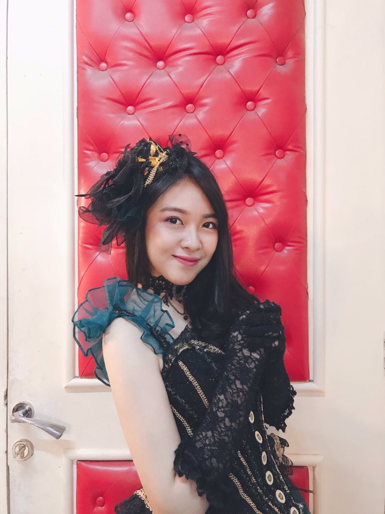 Aninlicious's tweet photo. Selamat dua tahun Saka Agari! 
Terima kasih telah memberikan @R_AninJKT48 kesempatan untuk mencoba 5/5! 😊🙏 

p.s. maaf us ai no iro gak ada fotonya soalnya cuma bisa empat hehe sombong dulu 5/5 😛

Kalian drop foto jg boleh!! 

@_JKT48TeamKIII #K3SakaAga2i https://t.co/yTHjJdYce8