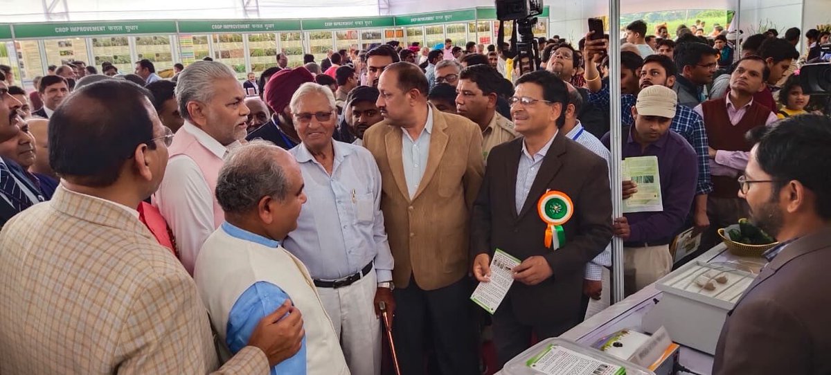 HarvestoGroup's tweet photo. Harvesto's Digital Soil Testing Mini Lab being showcased to Hon'ble Agriculture Minister of India Shri @nstomar Ji, MoS Agriculture Shri @PRupala Ji and MoS Agriculture Shri @KailashBaytu Ji at the Pusa Krishi Vigyan Mela, New Delhi.

#soilhealthcard #soilhealth #soiltesting https://t.co/hMOIY6PtX5