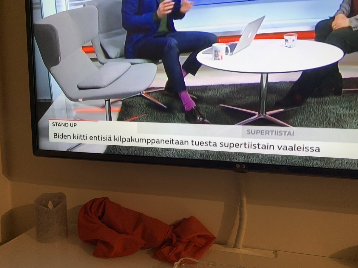 Mikkoau's tweet photo. Onhan ne vaalit melkoinen show, mutta en ehkä ihan #standup sitä luokittelisi @MTVUutiset #otsikotsekaisin 🙈 https://t.co/d76Ri6APgk