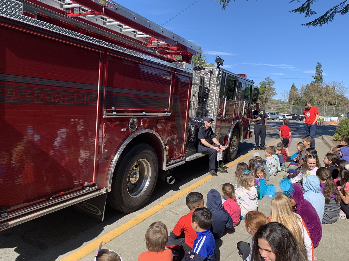 JadeUrenda's tweet photo. Celebrating the joy of reading and my birthday! What an incredible day! 
🥰📚
#ReadAcrossAmerica @jseroadrunners https://t.co/d6CmpFi9EG