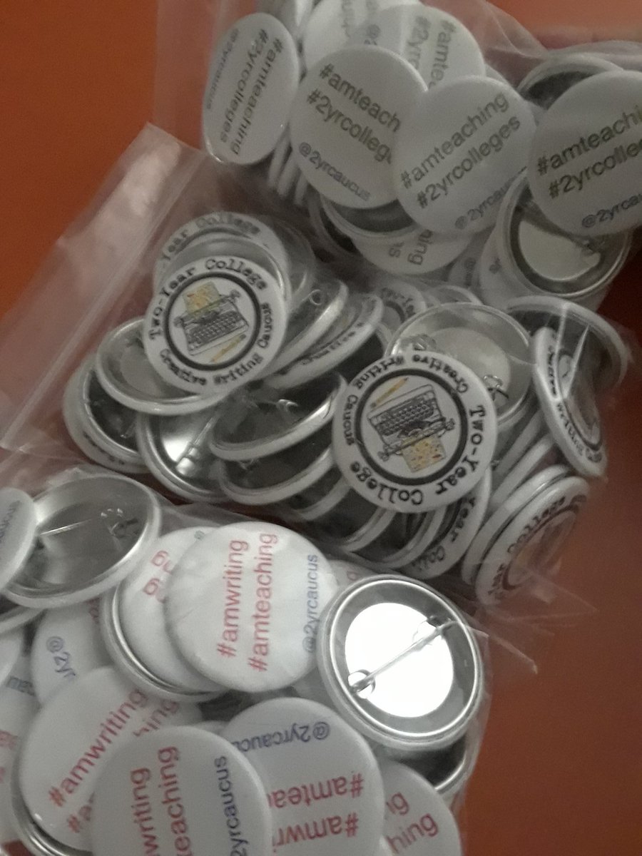 2yrcaucus's tweet image. Why, yes, I do have buttons for your #AWP20 lanyard. Stop by our table. T1958. #buttonsfordays #buttonsforyou #2yrcollegelife