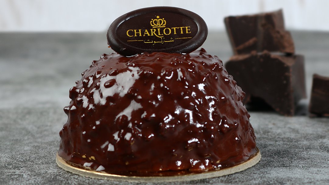 Charlotteksa's tweet photo. Mini Ovomaltine Cake❤
بحشوة الأوفومالتين المقرمشة ومغطاة بقطع مارينغ الشوكولا 😋
#ovomaltinecake  #cakes #desserts #charlottecakes #charlotteksa #saudiarabia #jeddah  #Makkah  #السعودية  #جدة_الأن https://t.co/O3LHX5fcls