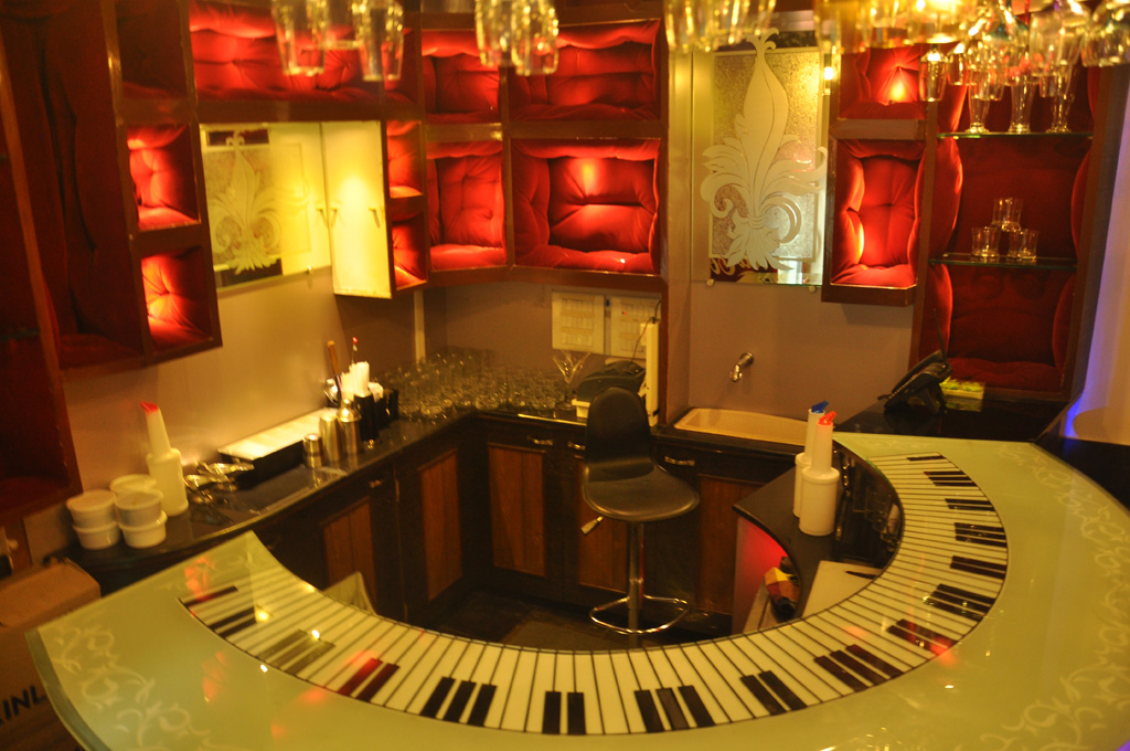 MountainHighBar's tweet photo. For a luxurious experience of a quality restaurant near Pune, Kindly..For more info visit...https://t.co/vNCWvN3rNB https://t.co/SIN5ex63w6
