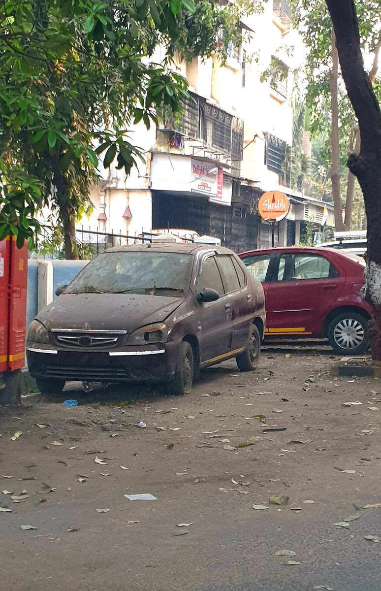 RajeevMulik09's tweet photo. @mybmc @mybmcWardRN @MumbaiPolice 
Vehicle abandoned since September 2019 
#nonumberplate
#freeroads
Location: Near Mary Immaculate school, Aurobindo Ghosh Marg, Borivali (w)
@kev050 @nshiv @MududiS @PritiFernandes https://t.co/uG4IGJpSsK