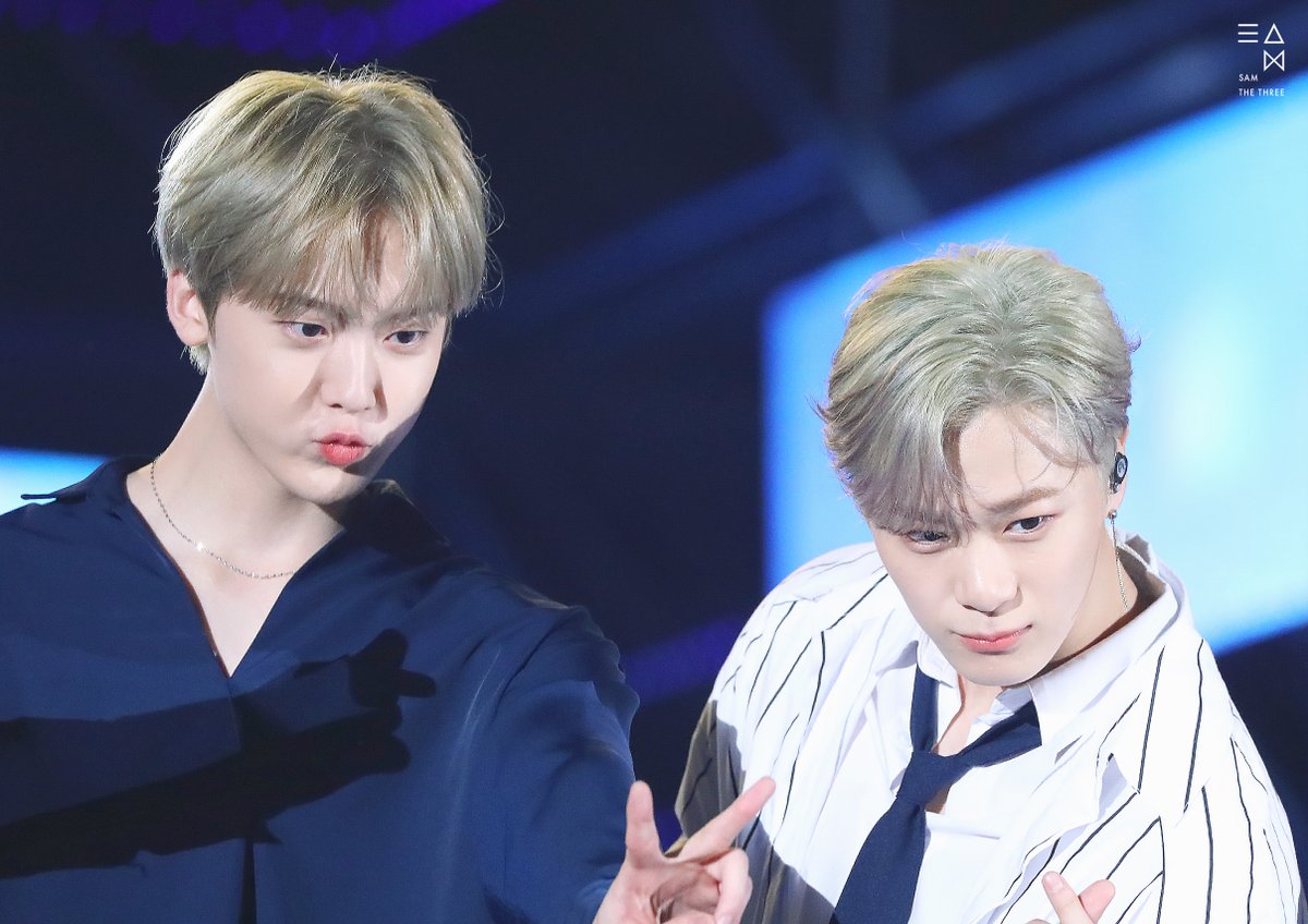 SamtheThree's tweet photo. 191012 정읍 케이팝콘서트
너네📸진짜📸너무📸귀엽다📸📸📸 
#아스트로 #문빈 #ASTRO #MOONBIN #ムンビン #윤산하
@offclASTRO https://t.co/C0gnZ9vuNW
