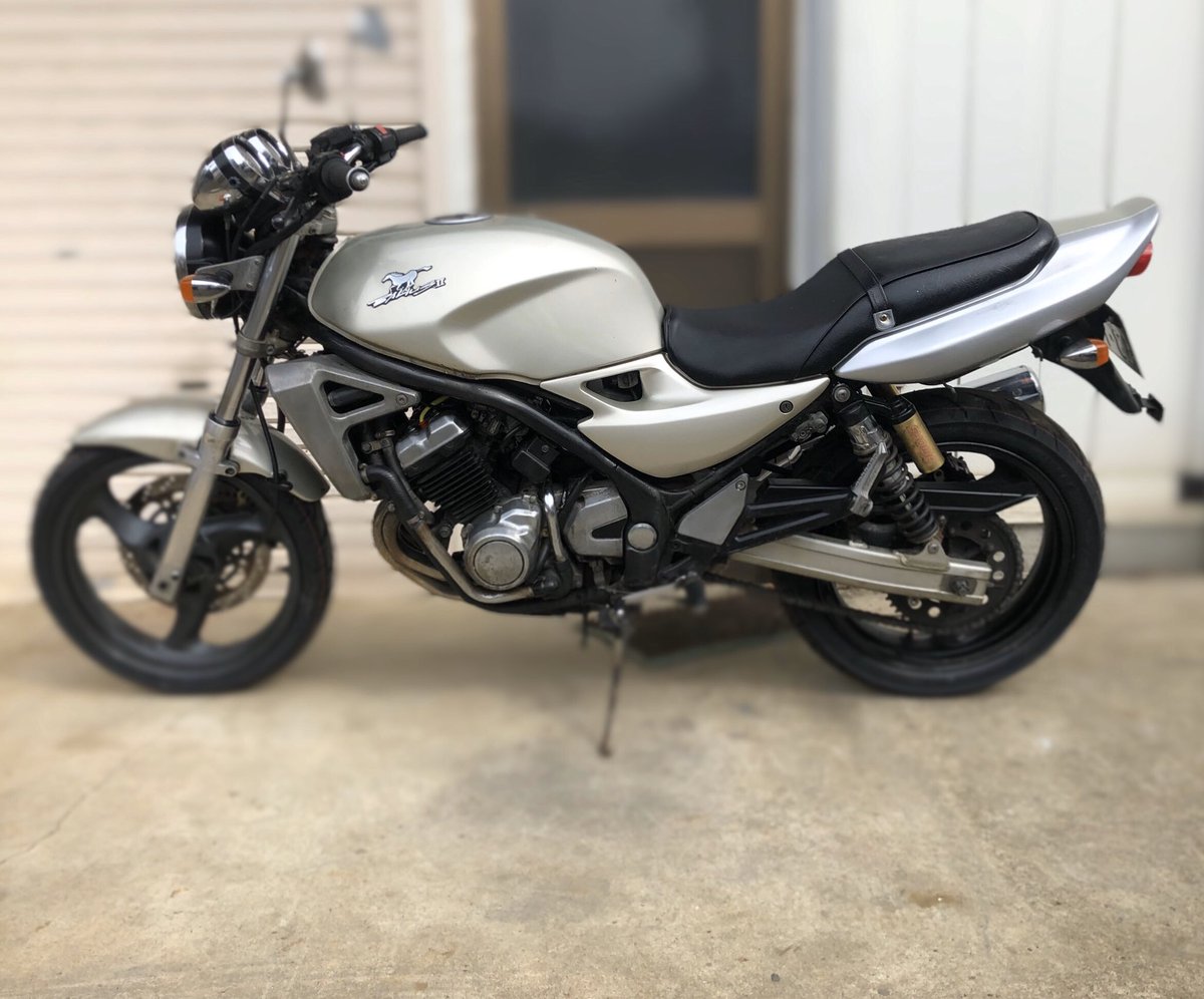 Special_one_1o's tweet photo. バリオス納車しました！

お買い上げありがとうございました😊

楽しいバイクライフを✨🏍

#バリオス納車
#バリオス2
#バリオス修理
#中古車販売 https://t.co/E7mrNgkhia