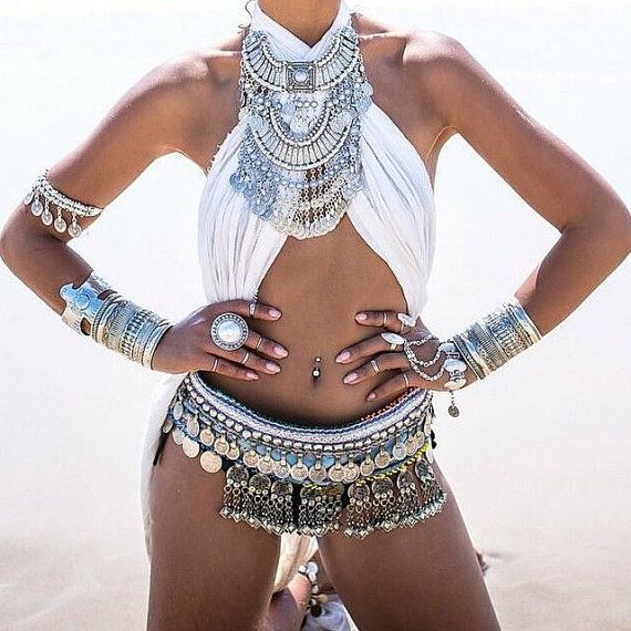 KnightBeauties's tweet photo. Body Bling Bling - Pinterest

#pinterest #knightbeauties #bodyjewlry #festivaloutfit #artistsoninstagram https://t.co/9fYMDEYc9a