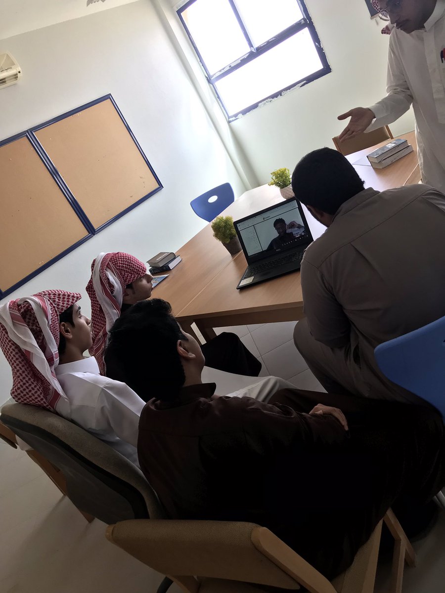 English_club111's tweet photo. #native_speaker #ثانوية_الأمير_سلطان_بالأرطاوية 
 @majmaah_edu  @office_art_edu @sSultan25442640 https://t.co/BTqIfbcSek
