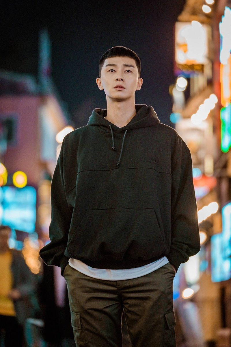 netflixreviewTH's tweet photo. พัค ไหนก็ไม่สู้ 'พัคแซรอย' ณ ตอนนี้ นี่คือผู้ชายที่อายุ 31 ปี อื้อหืมมม ทรงไหนก็ดีไปหมดเจ้าหัวเกาลัด จาก Itaewon Class ซีรีส์เกาหลีที่กำลังออนแอร์อยู่ในช่วงนี้ ติดกันงอมแงม 

#ItaewonClass
#NetflixTH #NetflixReviewTH https://t.co/QMQ5twmJEn