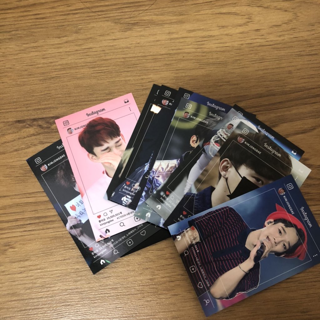 cotton_dk's tweet photo. 열매달 스물하루 전시회 트레이딩 카드 0.1
김종대 블랙카드&amp;스티커  0.5 

당연히 에눌가능 많은 알티&amp;디엠디엠

타
래
로 https://t.co/7es0rahIzy
