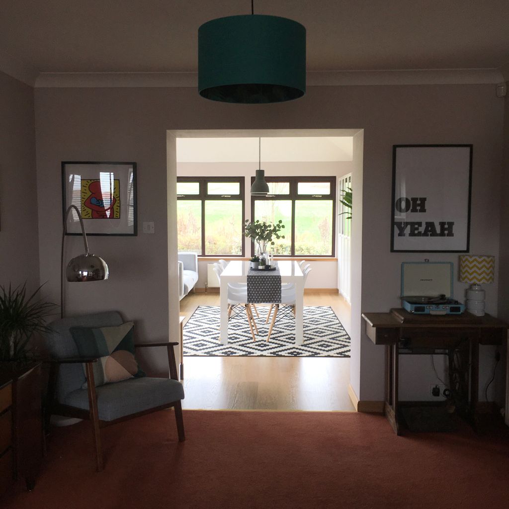 teriantilston's tweet photo. Let's talk pattern and colour!⁣ It's amazing what a bit of colour and pattern can do for a space.⁣ SWIPE for the before pic to see how this dull space came to life with a bit of colour and pattern💛⁣ This is definitely my happy space!⁣ #styleathome #luxuryinteriorsonabudget https://t.co/ExD4jJ3qXU
