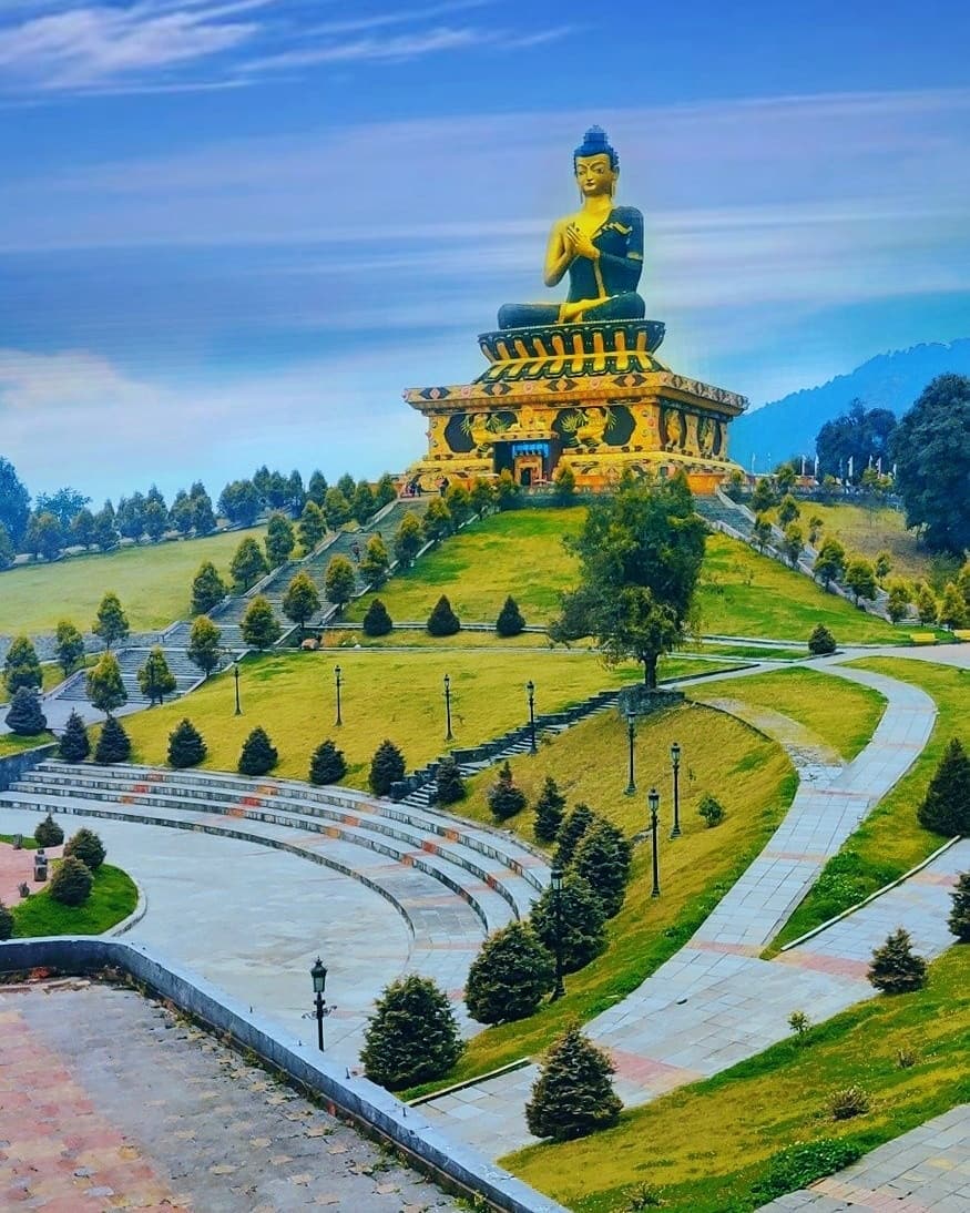 Chal_Kabira's tweet photo. We can never obtain peace in the outer world, until we make peace in  ourselves 😇. 
.
.
PC- the_social_girl_traveller0
.
.
#Buddha #peace #sikkim #PicOfTheDay #WednesdayMotivation #SpiritualQuotes #mindfulthoughts https://t.co/bF3sPaPql4