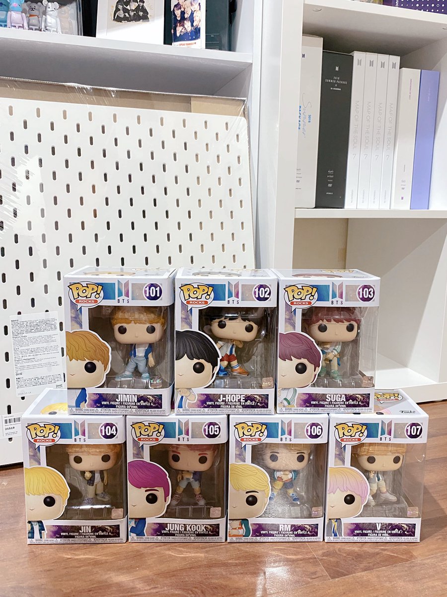 charucharu14's tweet photo. ในที่สุดก็เก็บเจ้าป๊อบครบแล้ว น่ารักกกก 🥰 #BTS #ตุ๊กตาบังทัน #BTSFigure https://t.co/DiRILKvgAR