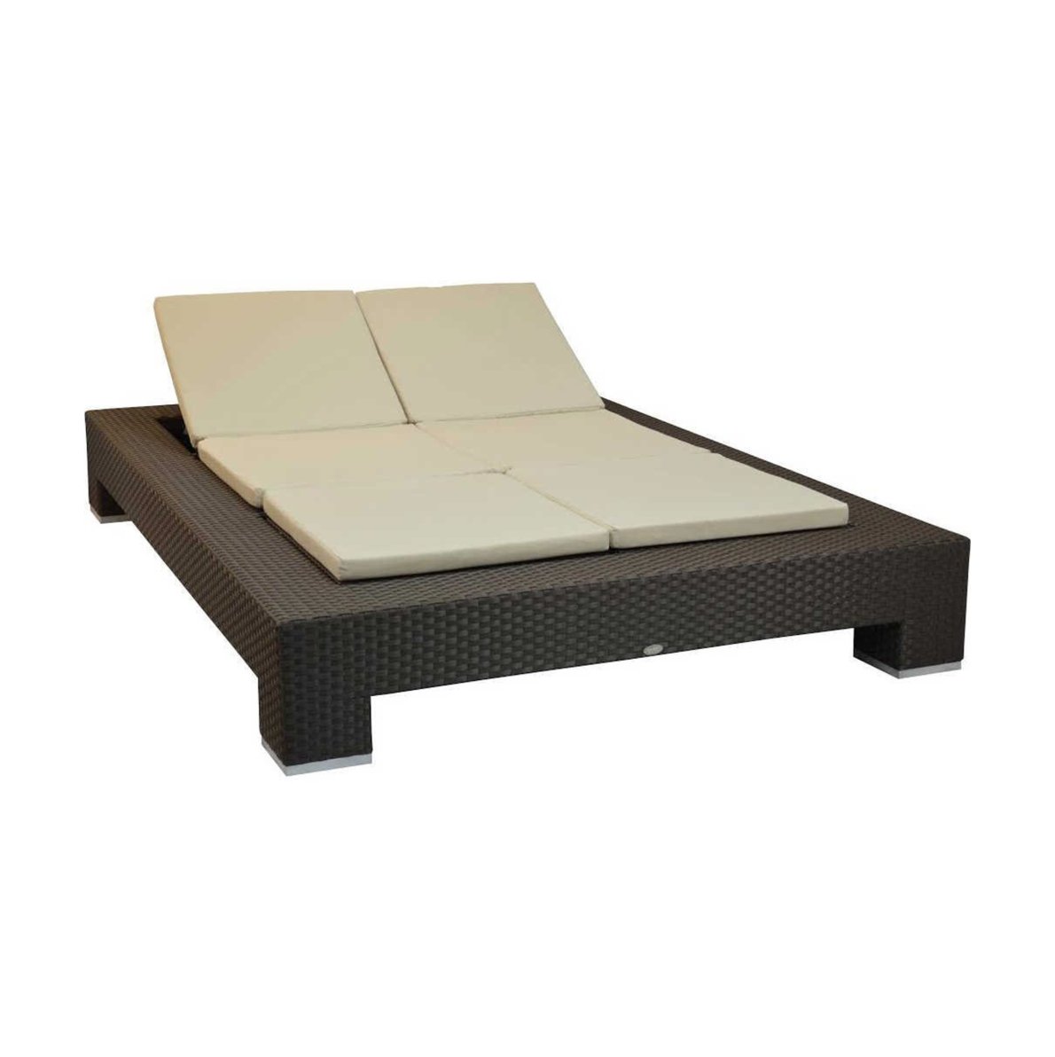 SunbriteOutdoor's tweet photo. Deal of the Day:  Two is better than one so get double the savings on all double chaise lounges --->  https://t.co/bugB7kV9BT  #SunbriteOutdoors #OutdoorDesign #OutdoorStyle #Poolside #Beachside https://t.co/Xuw974Ka7w