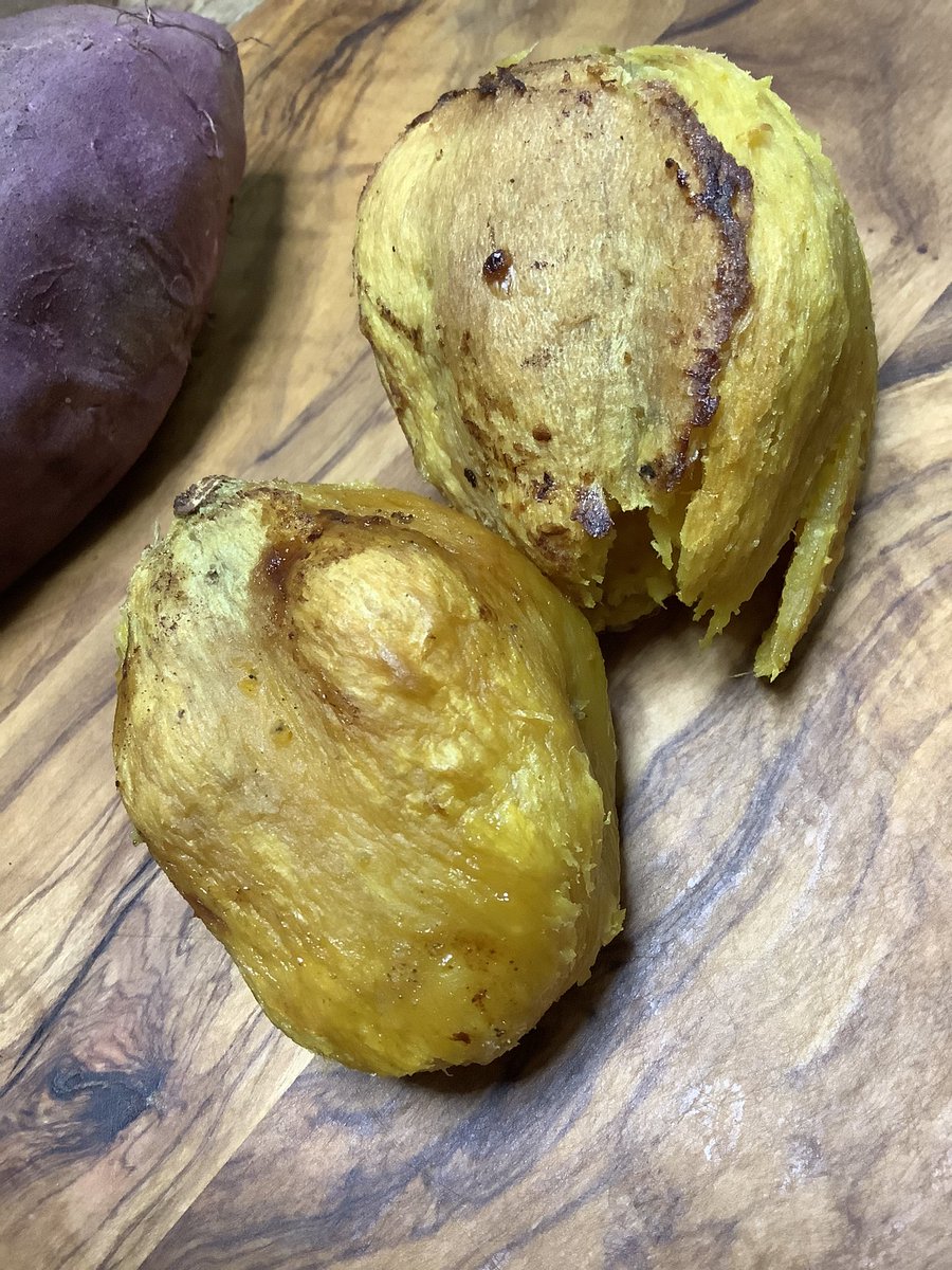 大刀 ザ ヒュージザンバー على تويتر 焼き芋は250wの低出力トースター で45 50分がちょうど良い感じです アルミホイルは巻かない方がいい感じに水分が飛んで 糖分が焦げてカラメルになって香ばしいのでオススメです 芋は紅はるか 安納芋がオススメ