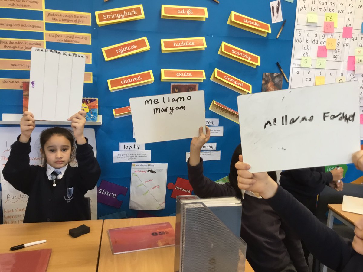 bengibdog's tweet photo. Year 3 are learning to write their names in Spanish! https://t.co/TqCnqiTVZV