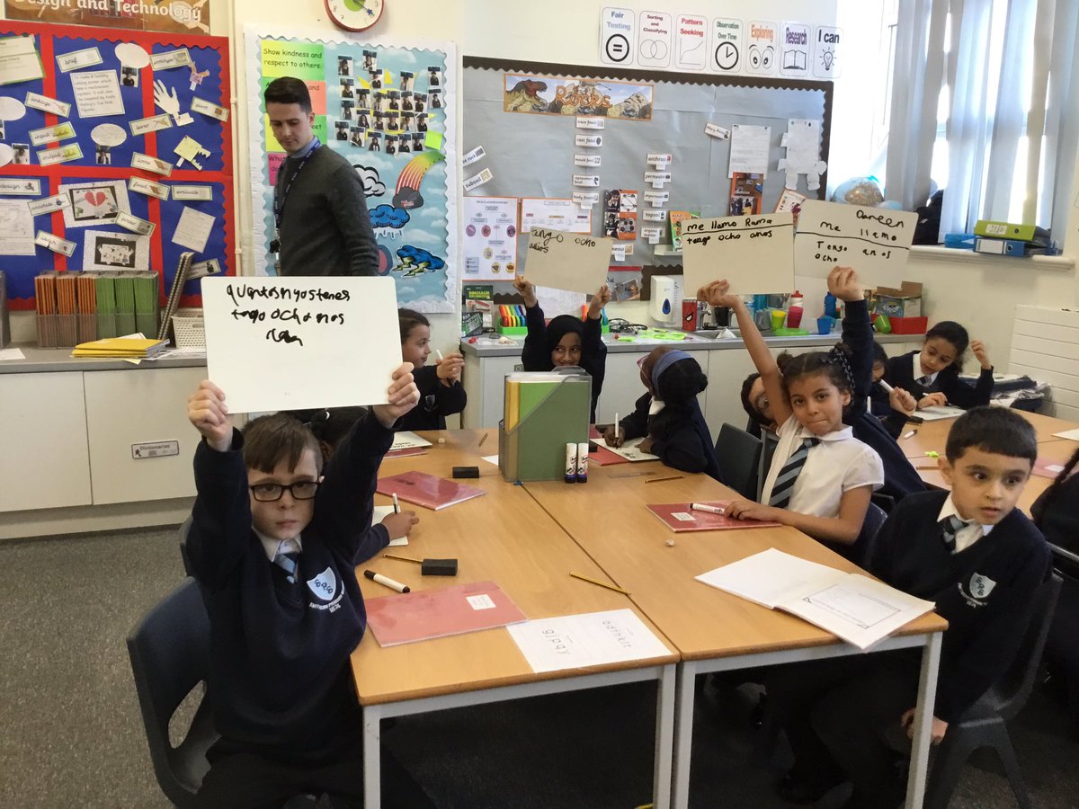bengibdog's tweet photo. Year 3 are learning to write their names in Spanish! https://t.co/TqCnqiTVZV