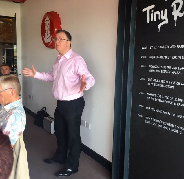 Uno_Network's tweet photo. Stepping into the speaker slot at our meeting tomorrow is @ianedwardshq @GetHiredHQ. Ian's delivery is always spot on, so come join us @tinyrebelbrewco at 7am and find out what could be holding back your #career! 
#WednesdayWisdom #WednesdayThoughts 
https://t.co/XCQTPNkUVN https://t.co/myqgqqktgQ